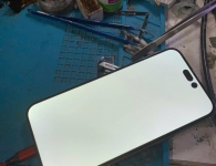 Sửa iPhone 13 Pro Max Bị Lỗi Màn Hình Xanh Trắng: Giá Bao Nhiêu?